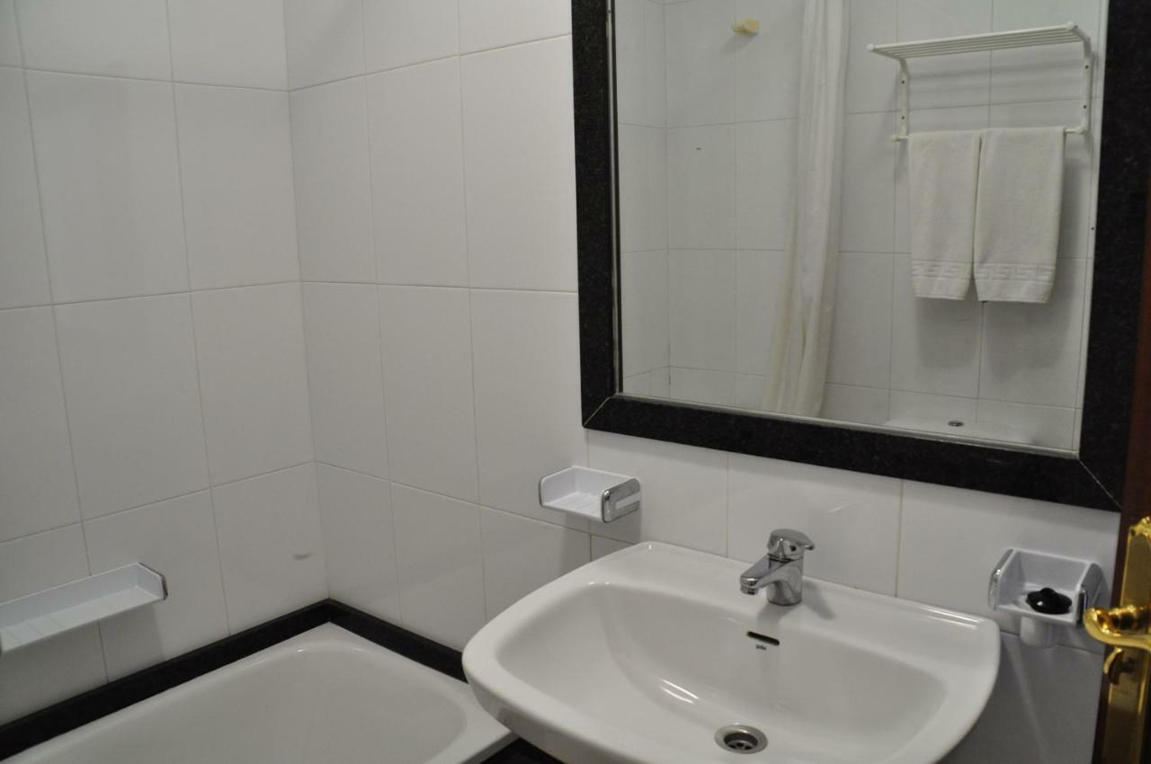 Meaño Hotel Casa Portuguesa מראה חיצוני תמונה